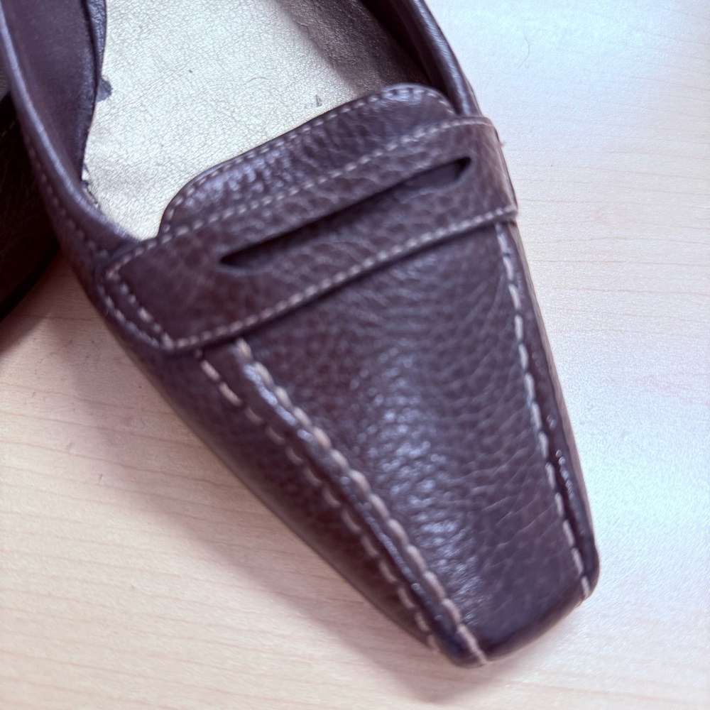 Circa Joan & David Classic Brown Leather Pointed-Toe Loafers Size 9.5 - Picture 11 of 11